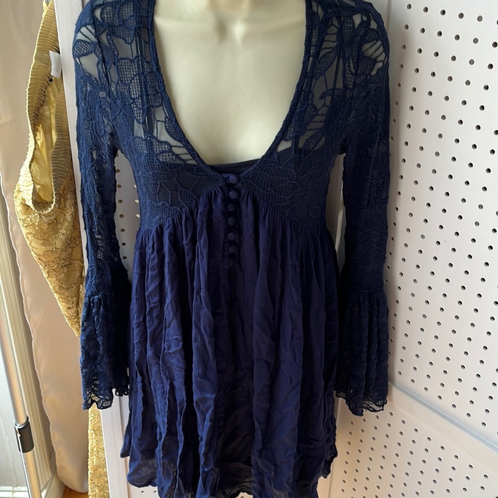 Romero & Juliet Couture size small navy blue lace long bell sleeve dress - Picture 2 of 11